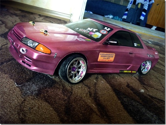 RC drift Nissan Skyline R32